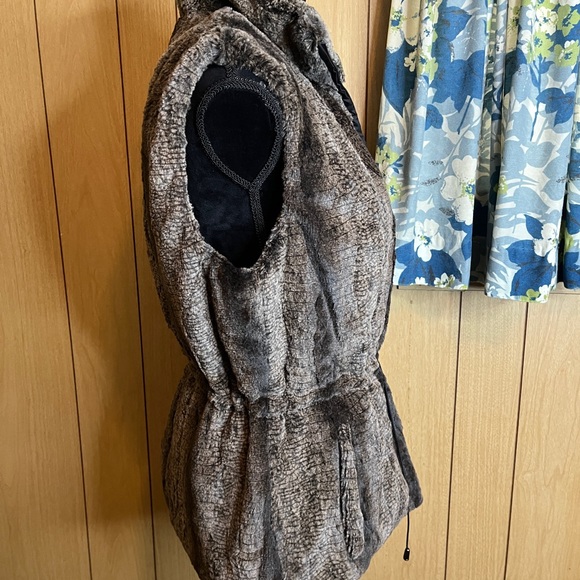 NWT Giacca Reversible Vest - Picture 6 of 14